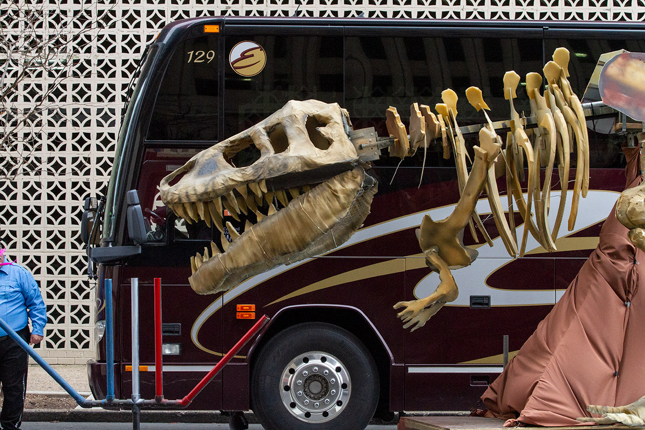 Dino bus
